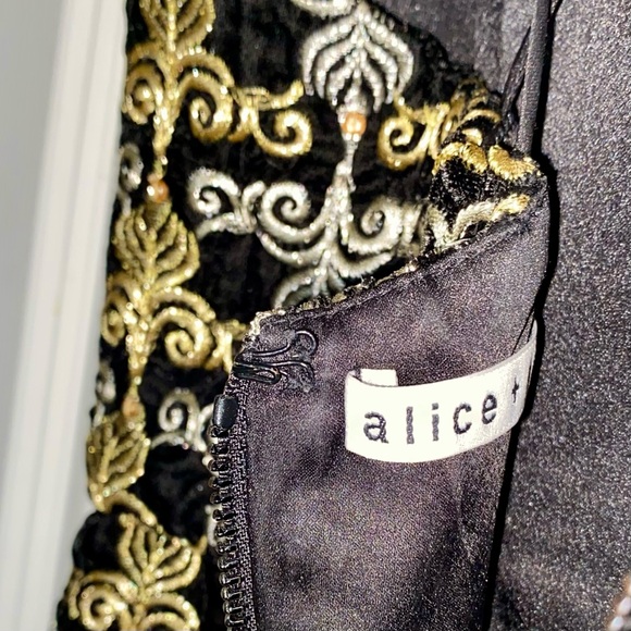 Alice + Olivia Embellished Velvet Cocktail Dress WITH POCKETS, size 4 - Picture 8 of 13